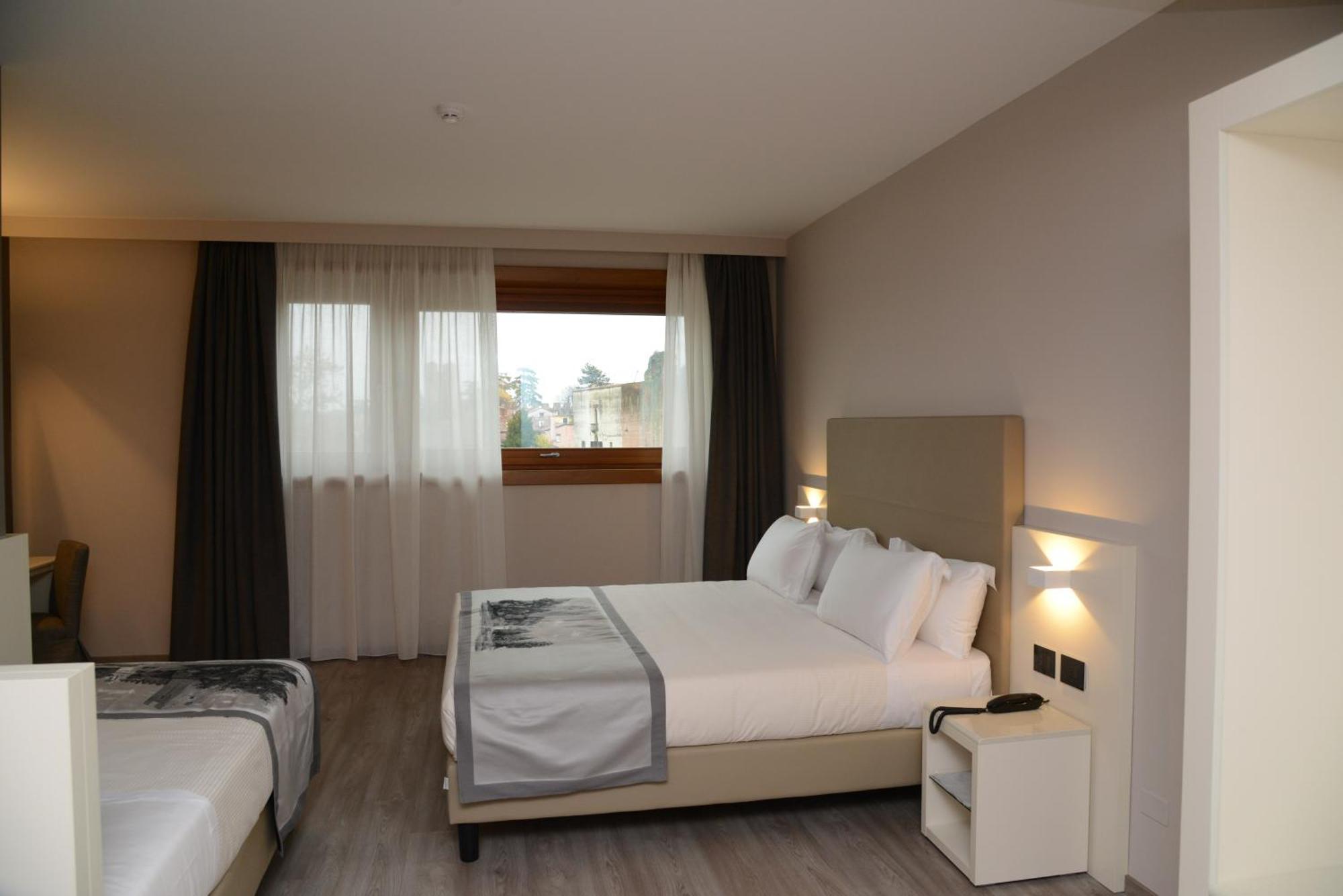Albergo Roma, BW Signature Collection Castelfranco Veneto Bagian luar foto