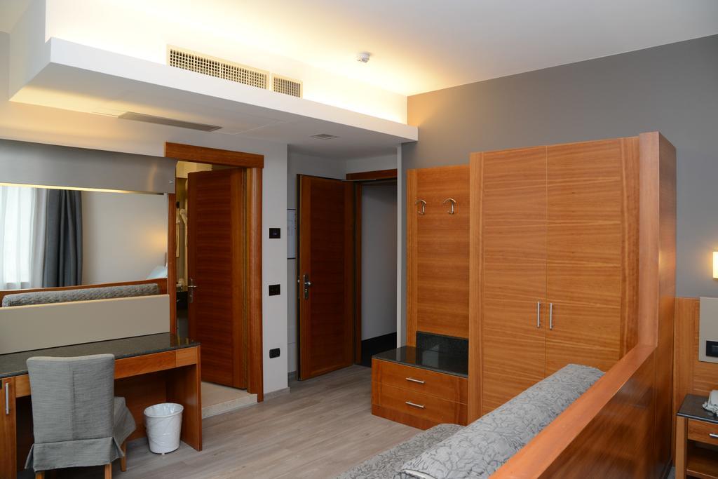 Albergo Roma, BW Signature Collection Castelfranco Veneto Bagian luar foto