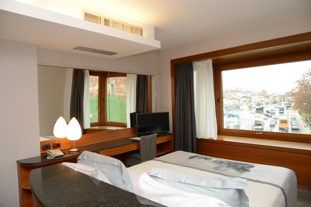 Albergo Roma, BW Signature Collection Castelfranco Veneto Bagian luar foto