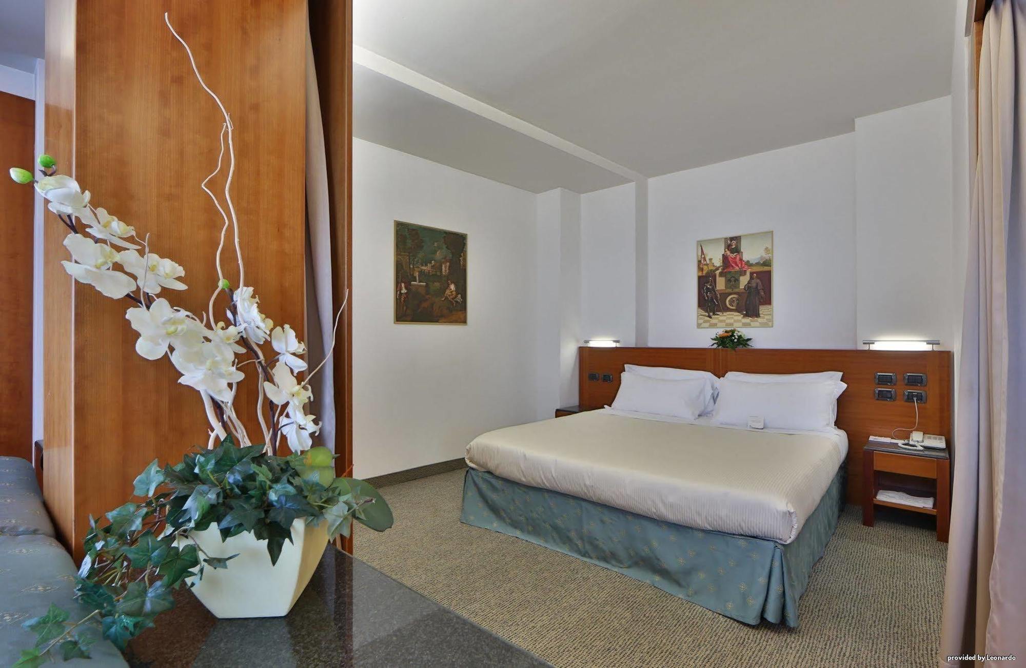 Albergo Roma, BW Signature Collection Castelfranco Veneto Bagian luar foto
