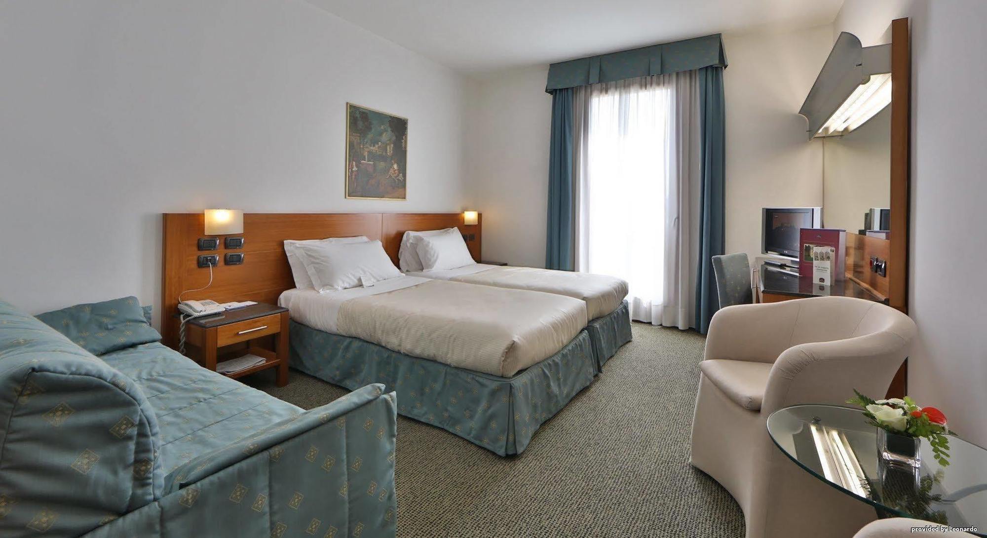 Albergo Roma, BW Signature Collection Castelfranco Veneto Bagian luar foto
