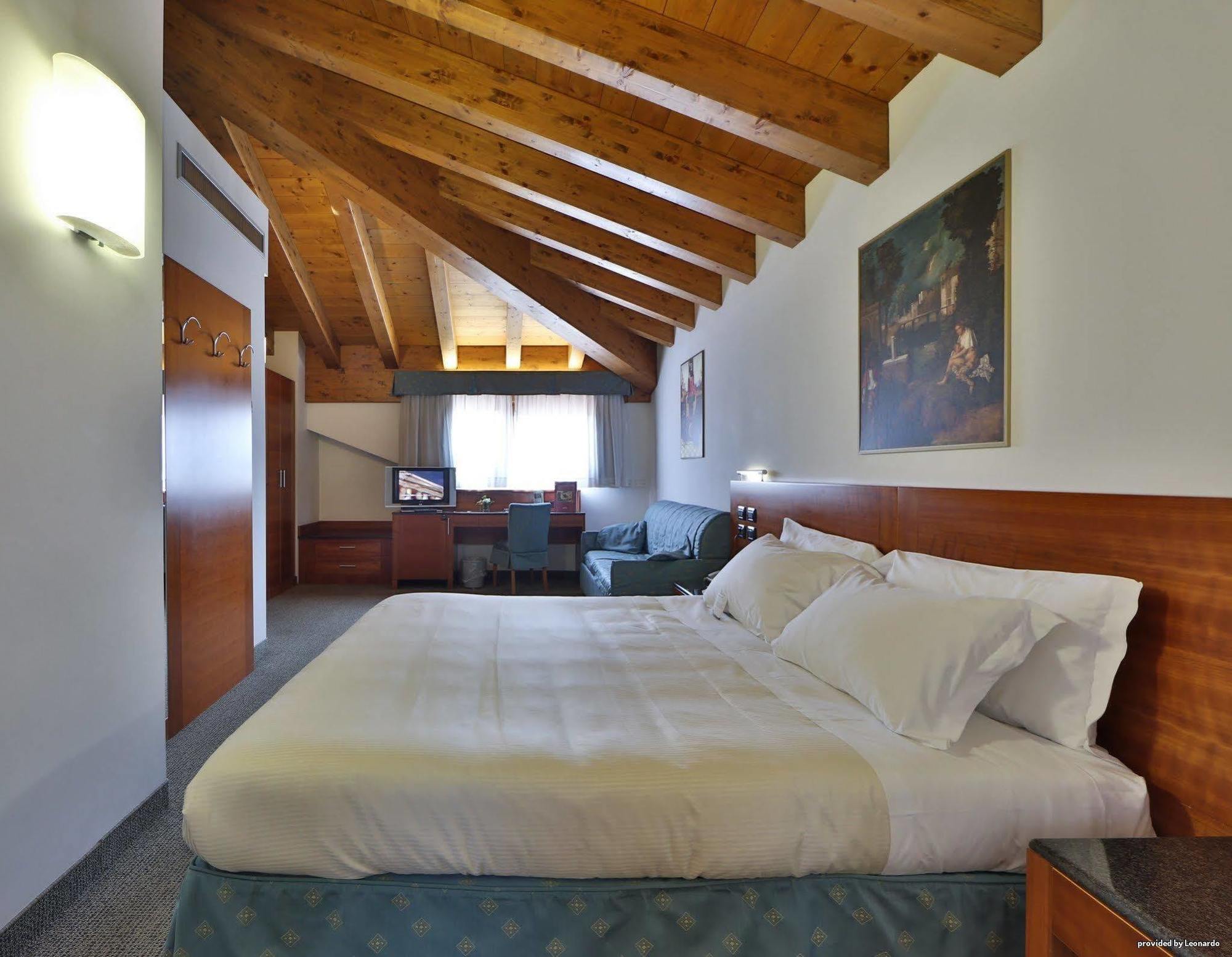 Albergo Roma, BW Signature Collection Castelfranco Veneto Bagian luar foto