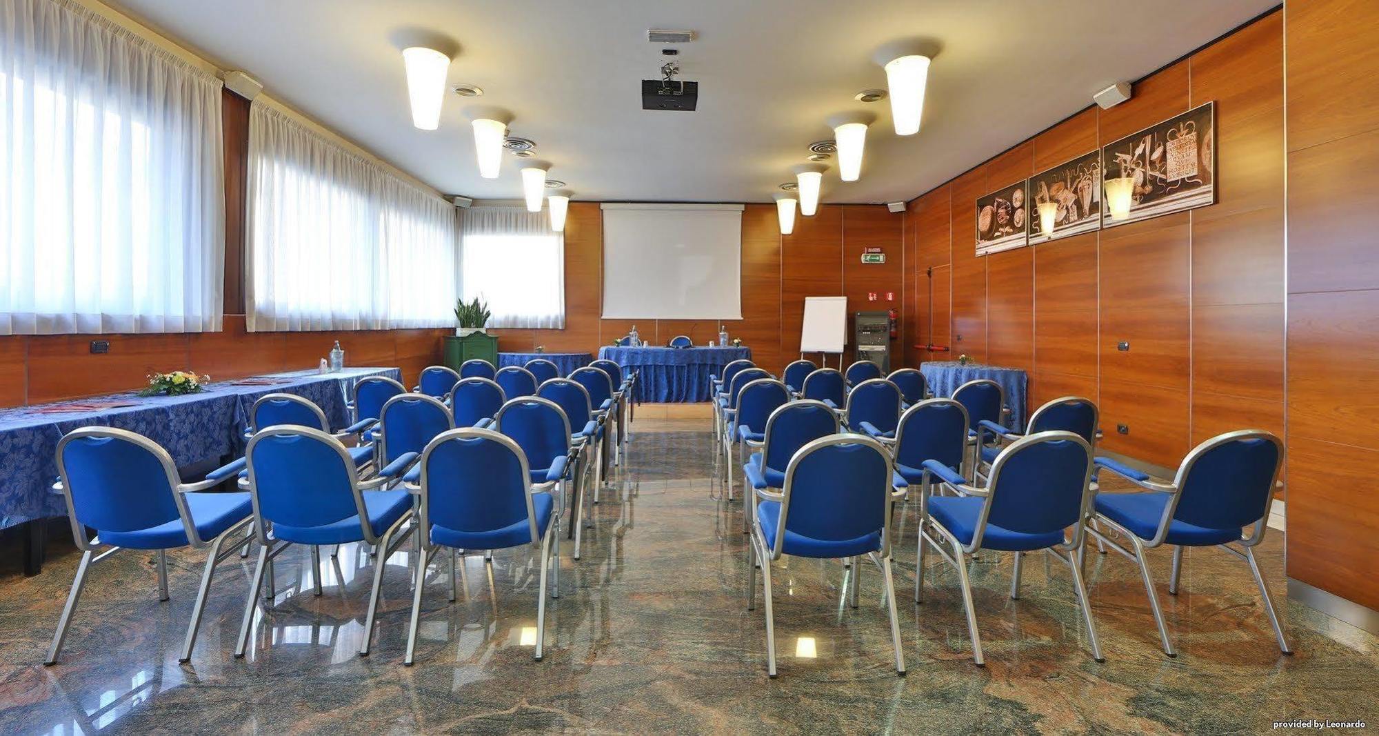 Albergo Roma, BW Signature Collection Castelfranco Veneto Bagian luar foto