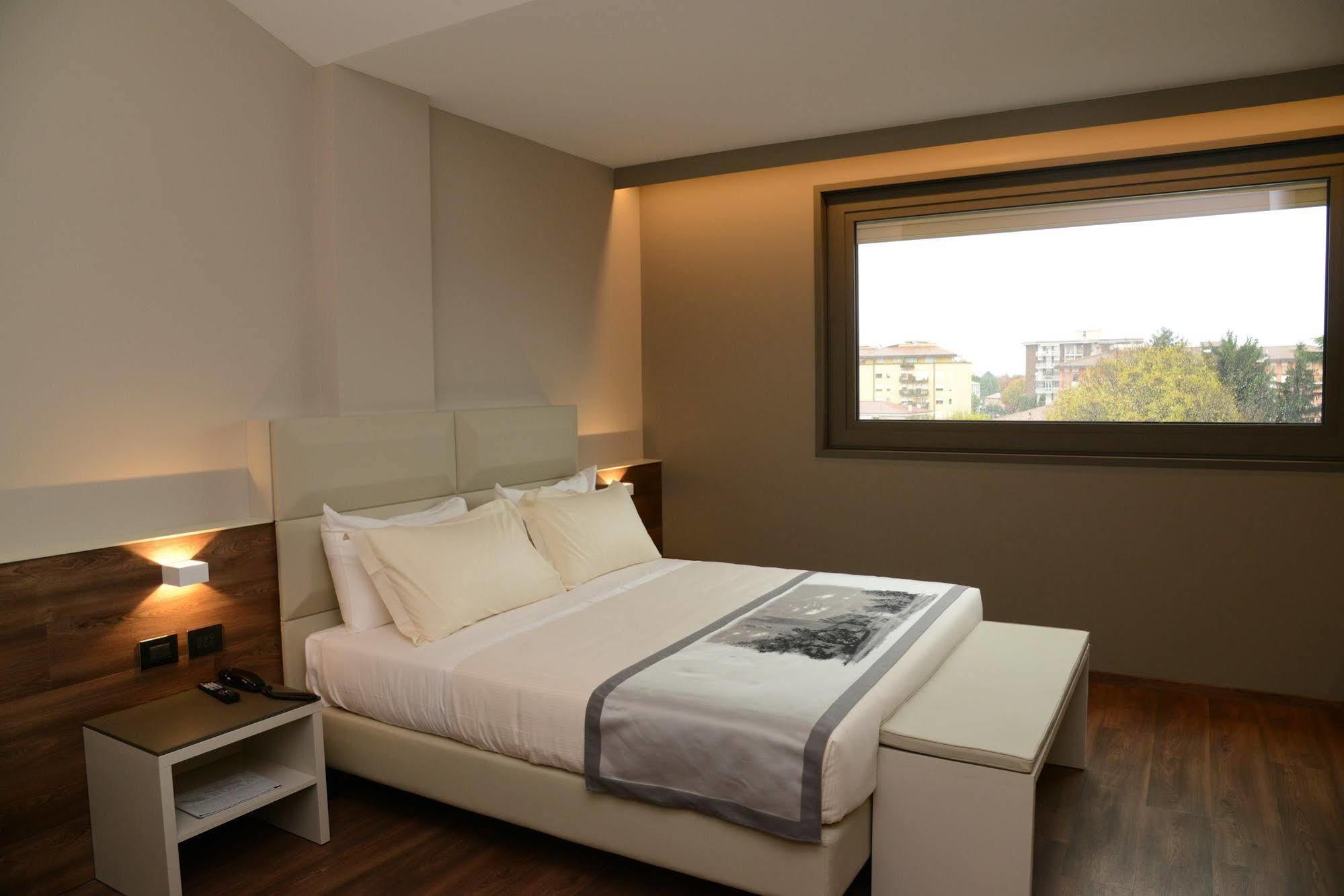 Albergo Roma, BW Signature Collection Castelfranco Veneto Bagian luar foto